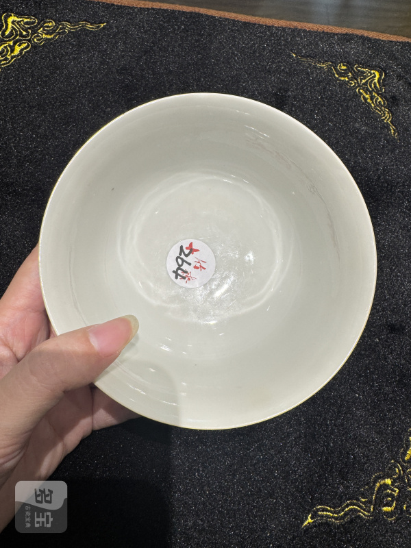 清 珊瑚红留白缠枝牡丹纹碗 - 图4